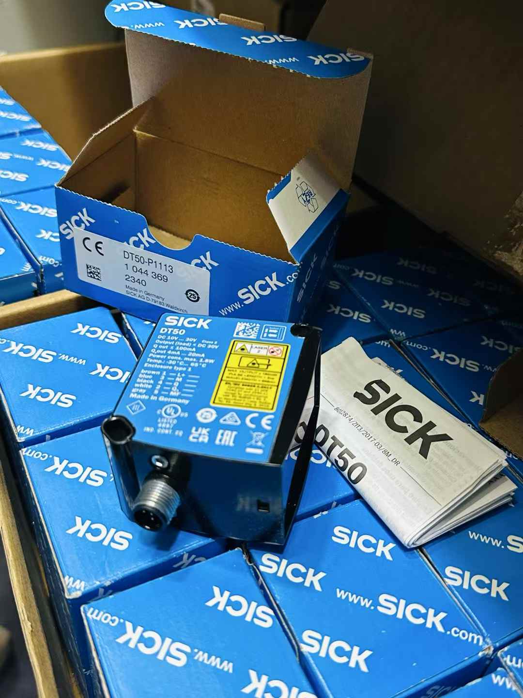 中崎分享德国西克SICK光电传感器DL100-21AA2112
